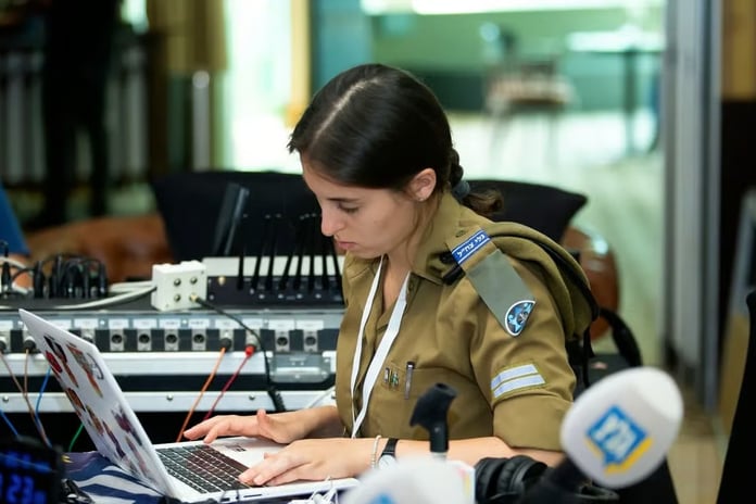 Netanyahu Ordu Radyosu'nu kapatıyor