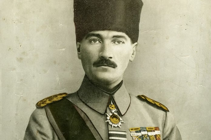 Tarihte bugün: Mustafa Kemal Paşa'ya "Gazi" ünvanı ve "Mareşal" rütbesi verildi