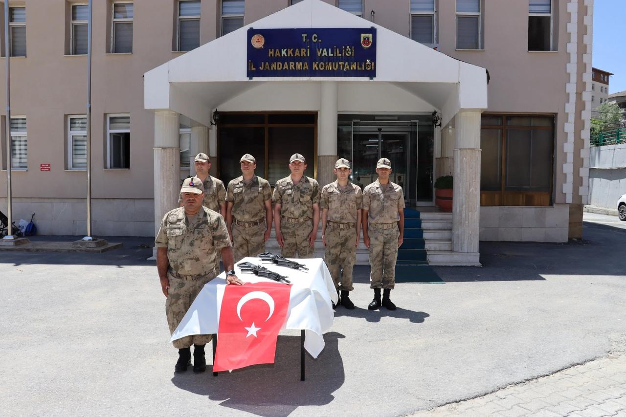 Özel gereksinimli Umut üniforma giyip jandarma oldu