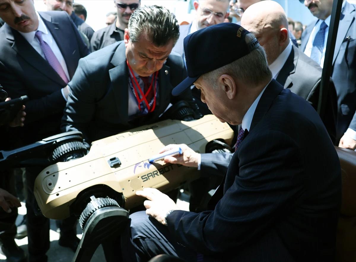 Cumhurbaşkanı Erdoğan Efes-2026 Tatbikatı kapsamındaki dev sergiyi inceledi
