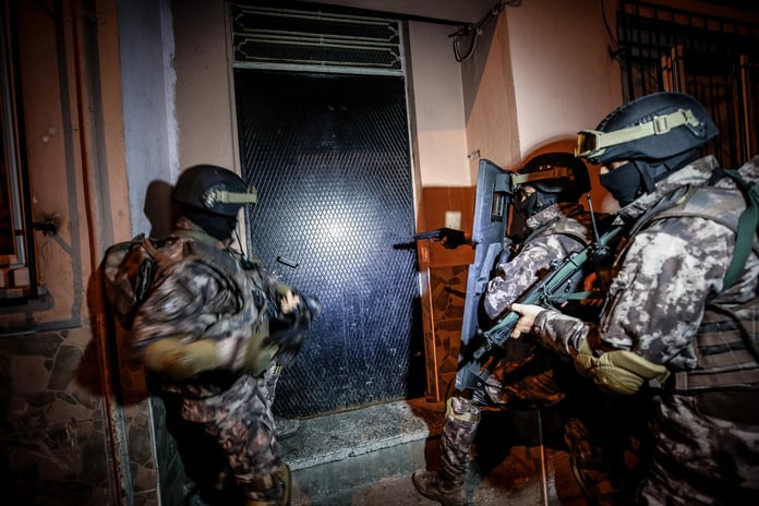 Siber suç operasyonunda 55 şüpheli yakalandı 23'ü tutuklandı