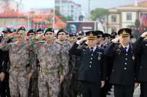 Türkiye Atatürk'ü ölüm yıl dönümünde andı