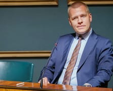 Finlandiya’da genç milletvekili Peltonen mecliste ölü bulundu