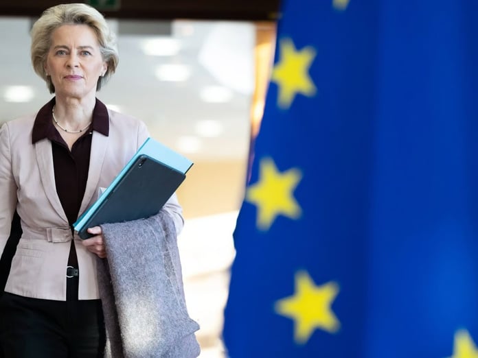 AB'den İran'a yönelik yaptırımlarla ilgili kritik açıklama