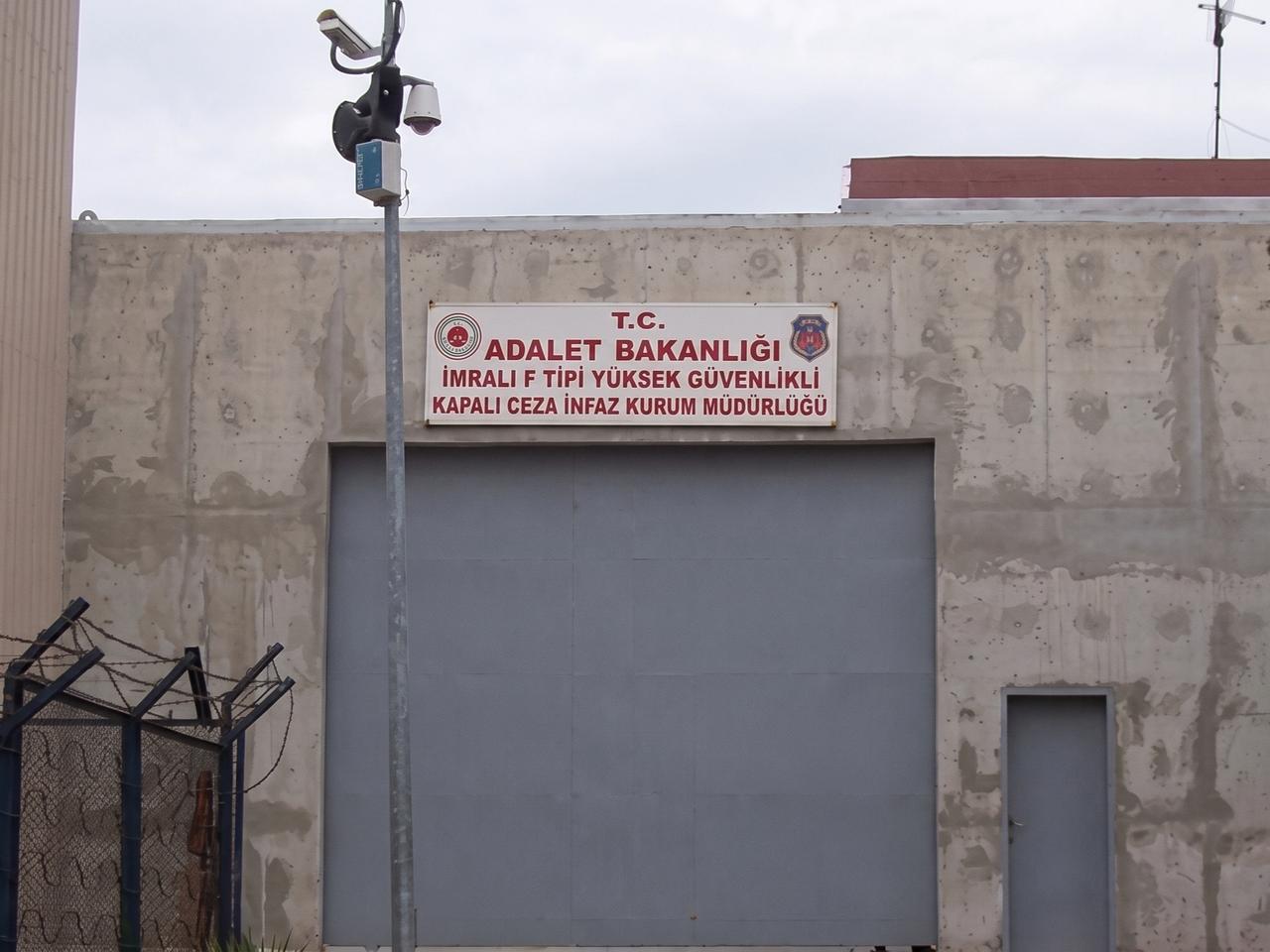 'Öcalan komisyonda yer alacak' iddiasına yalanlama