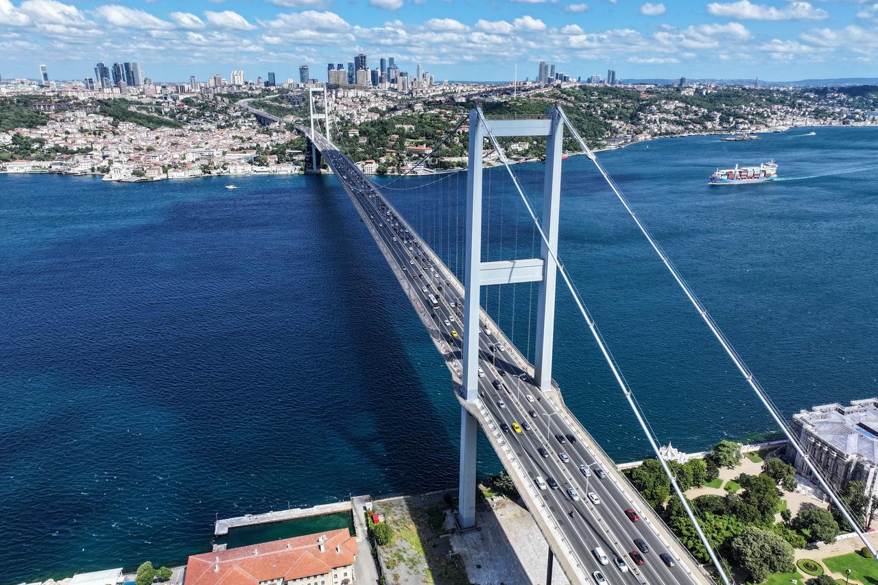 Köprü ve otoyollar için 30 yıllık özelleştirme kararı alındı!