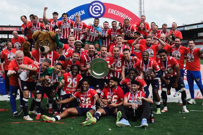 9 puan geriden gelen PSV, Eredivisie'de şampiyonluğa ulaştı