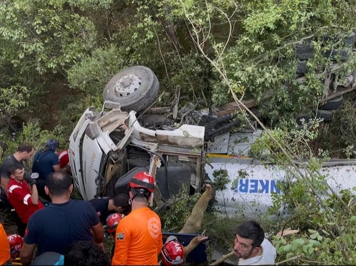 Bursa'da yangına giden tanker uçuruma yuvarlandı: 3 can kaybı!