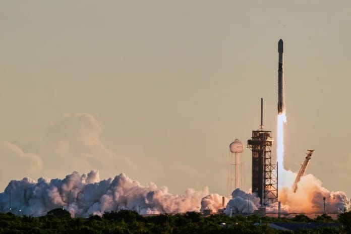 Güneş’in şiddetli yüzünü incelemek için üç uydu uzaya fırlatıldı