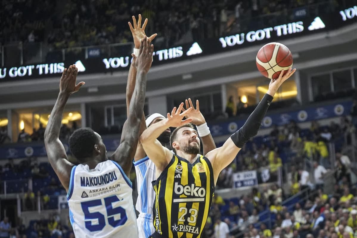 Basketbol Süper Ligi'nde çeyrek final rövanş maçı: Fenerbahçe, yarı final için Türk Telekom deplasmanında