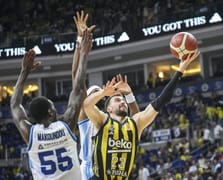 Basketbol Süper Ligi'nde çeyrek final rövanş maçı: Fenerbahçe, yarı final için Türk Telekom deplasmanında