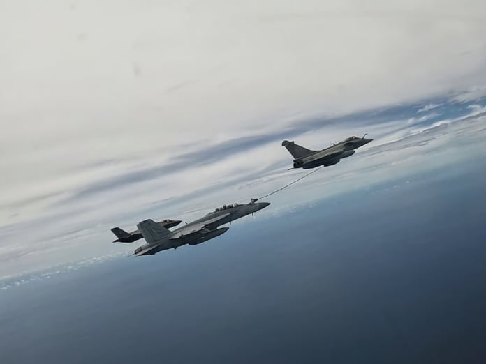 ABD ve Fransa, Rafale uçağının F/A-18 yakıt ikmal sertifikasyonu üzerinde çalışıyor