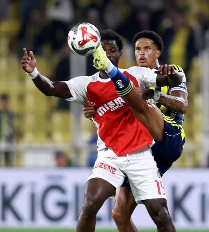 Karagümrük maçı 10 kişi tamamladı