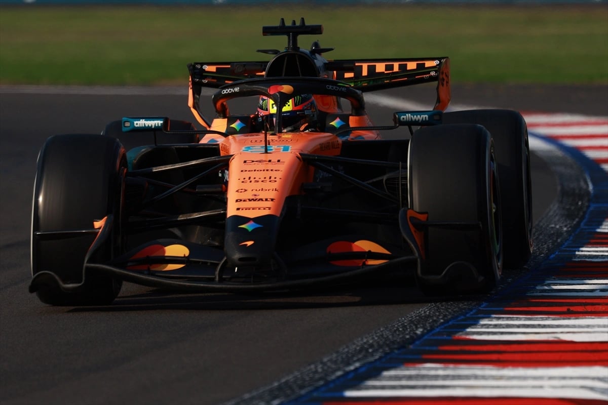 F1 Meksika GP'sinde antrenman zamanı 