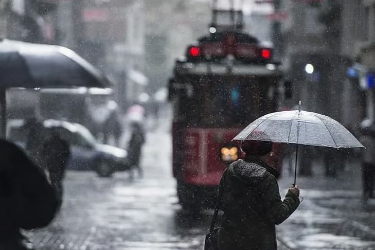 Meteoroloji'den son dakika hava durumu: İstanbul ve Ankara dahil 15 il için sarı kodlu sağanak uyarısı verildi!