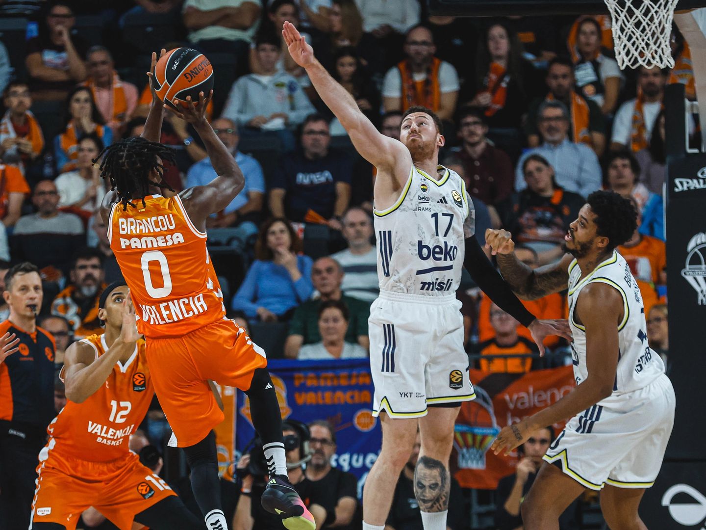 Galibiyet serisi İspanya'da kaldı: Fenerbahçe, EuroLeague'de çift maç haftasına mağlubiyetle başladı