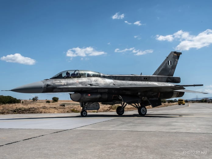 Yunan Hava Kuvvetleri 42. F-16 Viper’ını teslim aldı