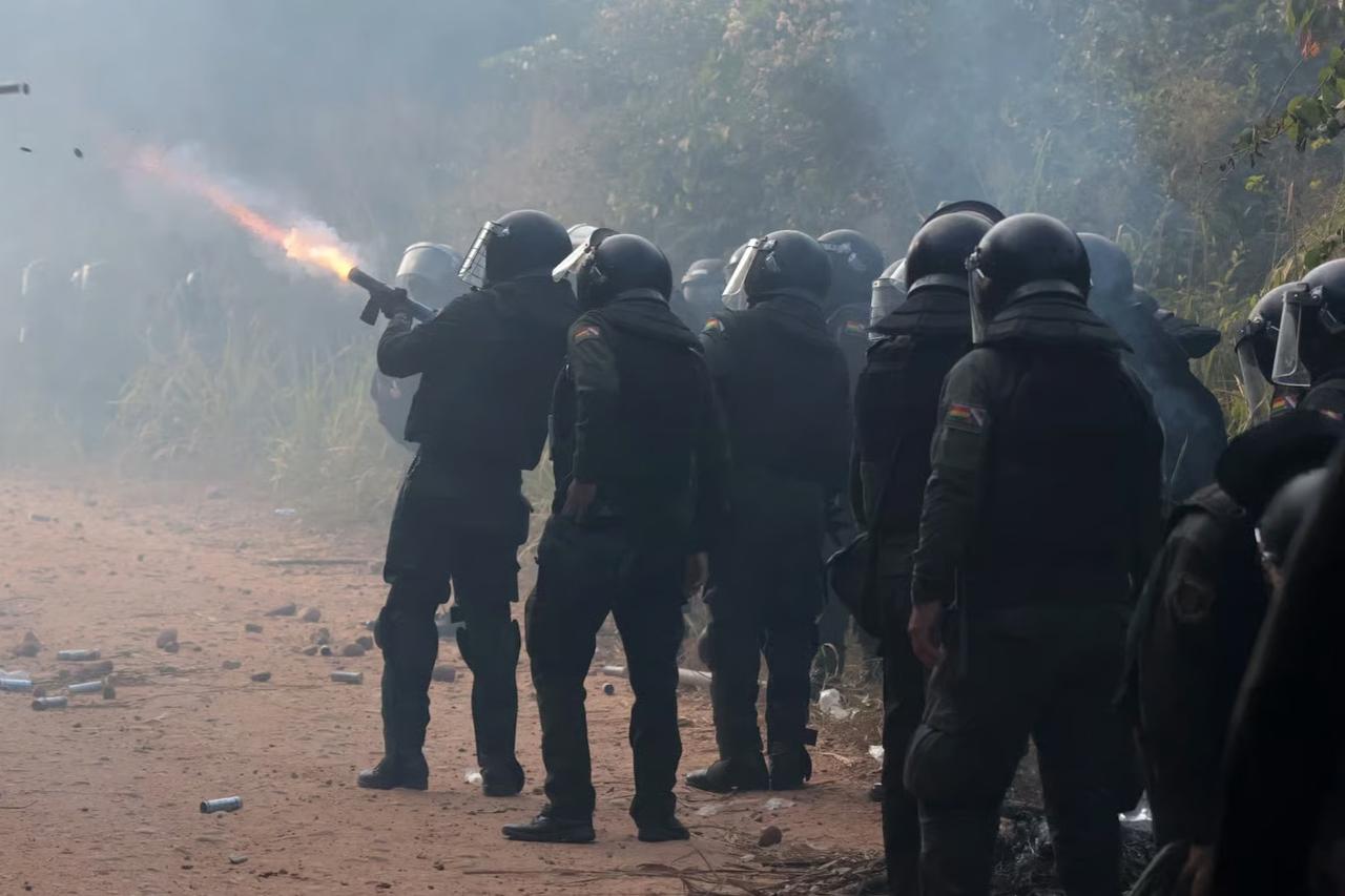 Bolivya'da hükümet karşıtı protestolara OHAL engeli