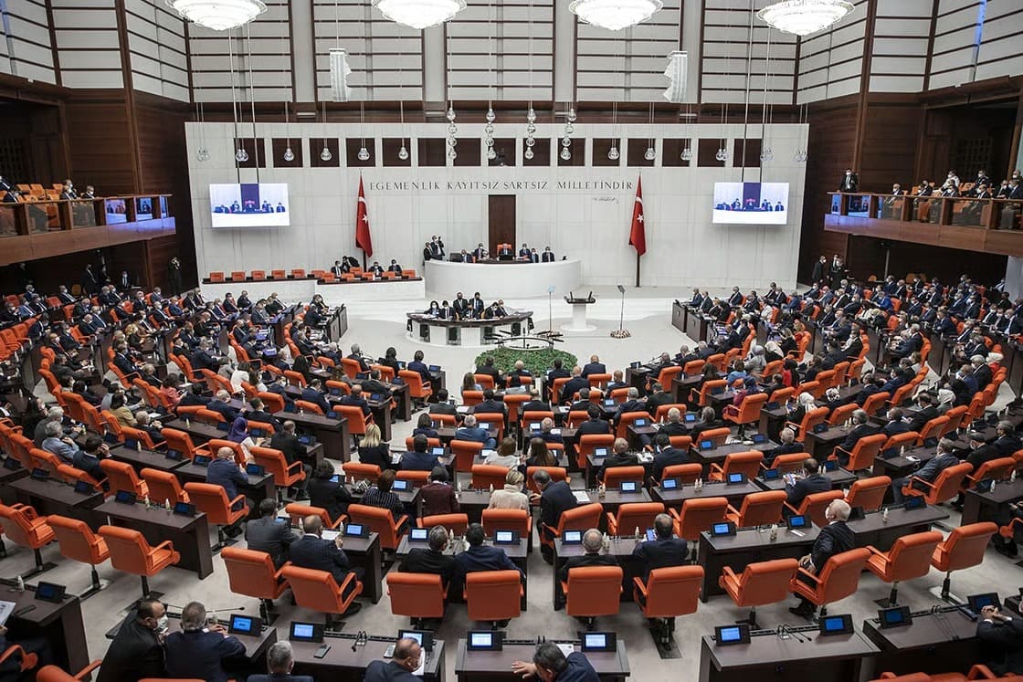 TBMM'de bu hafta 23 Nisan coşkusu ve kritik yasal düzenlemeler görüşülecek