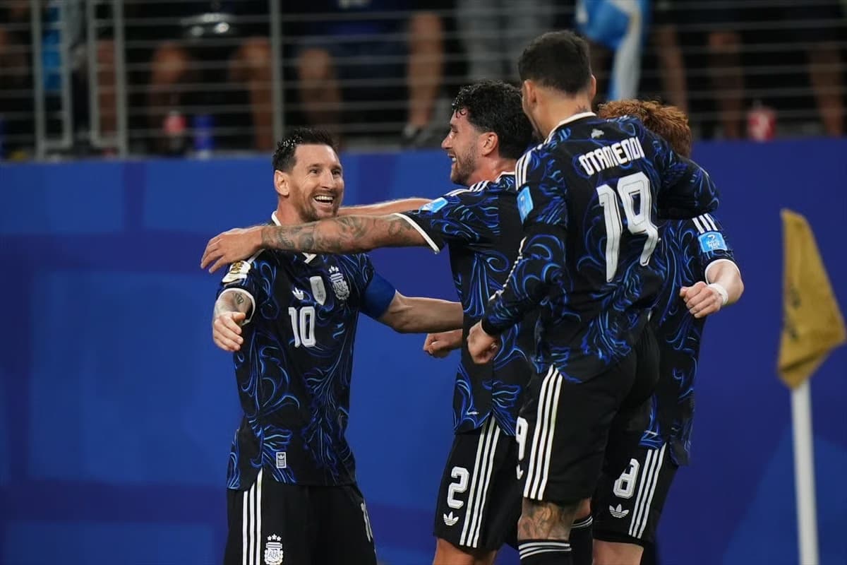 J Grubu'nda son perde: Messi rekor kırdı, Arjantin son 32 turu biletini kaptı