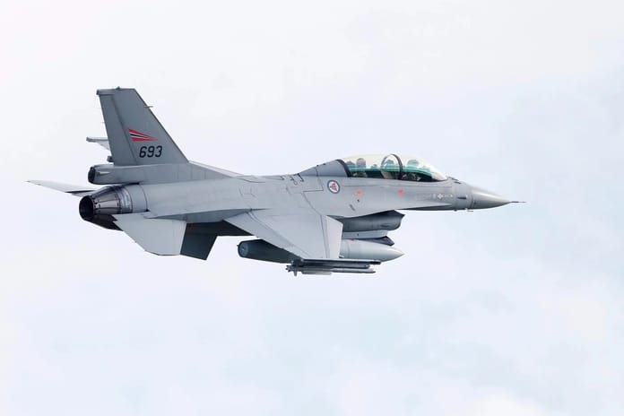 Norveç, Ukrayna'ya F-16 jetlerinden beklenenden fazla gönderdi