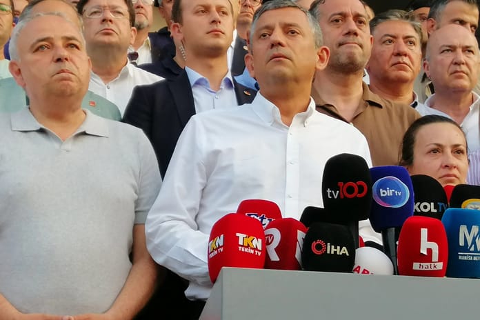 Özgür Özel, Ferdi Zeyrek'in cenaze programını açıkladı