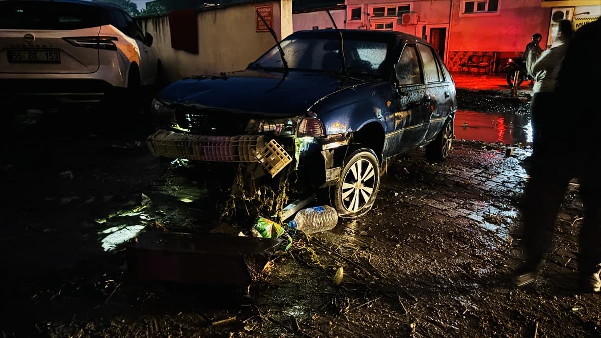Samsun Havza'da sağanak felaketi: Dereler taştı, 12 kişi yaralandı
