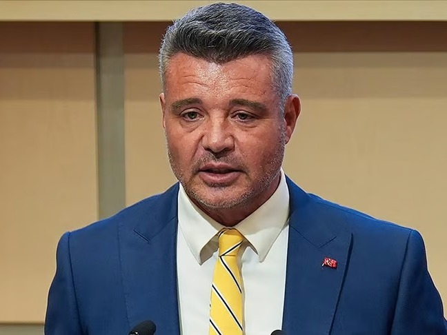 Sadettin Saran, uyuşturucu soruşturması kapsamında ifade vermek üzere adliyede