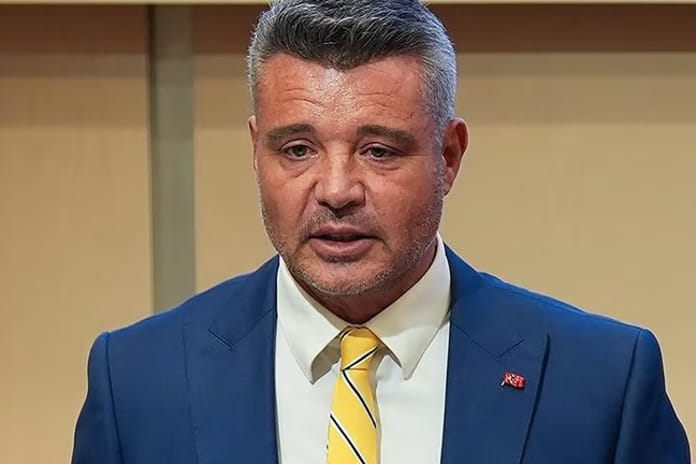 Sadettin Saran, uyuşturucu soruşturması kapsamında ifade vermek üzere adliyede