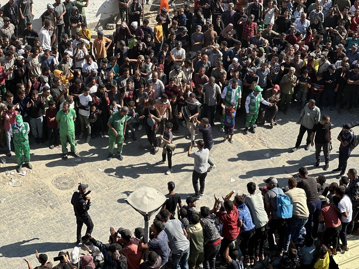 İsrail'in serbest bıraktığı Filistinli esirlerin bir kısmı Gazze'ye ulaştı