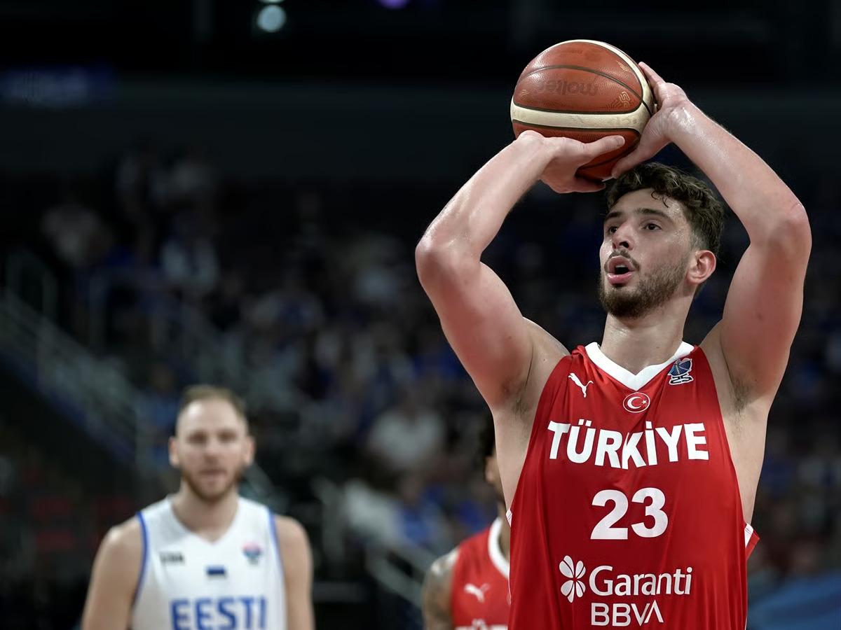12 Dev Adam'dan Estonya'ya farklı tarife