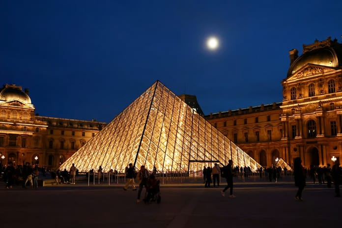 Louvre Müzesi soygunu organize hırsızlık çıkmadı