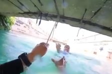 Boğulmak üzere olan çocuğu suya atlayarak kurtardı