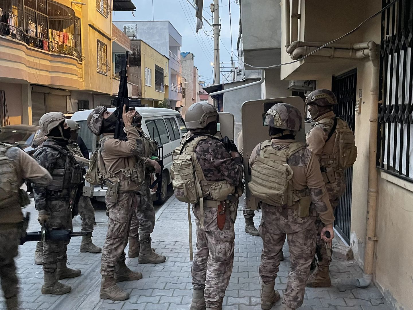 Organize suç örgütüne büyük darbe: 89 gözaltı 