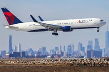 Salt Lake City-Amsterdam seferi yapan uçak acil iniş yaptı