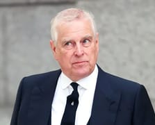 İngiltere'de Andrew’un kraliyet veraset sırasından çıkarılması gündemde