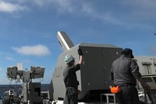 Japonya, denizde elektromanyetik raylı top testlerini başarıyla gerçekleştirdi