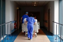 İngiltere’de “doktor” tartışması büyüyor: Doktorların yerine hemşireler çalıştırılıyor