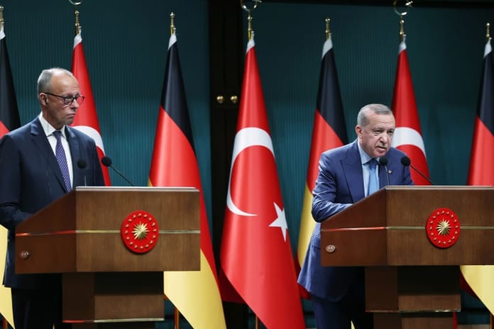 Basın toplantısında Gazze ve Kophenag kriterleri tartışması