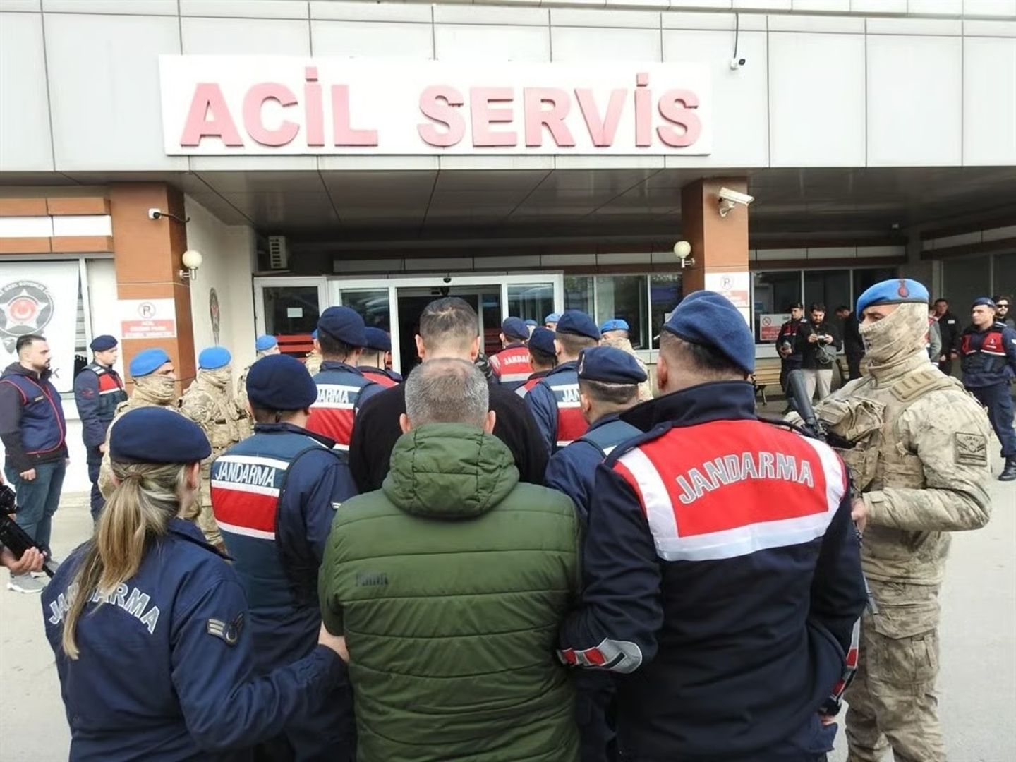 Kocaeli merkezli rüşvet ve yolsuzluk operasyonunda 12 tutuklama