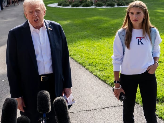 Trump'ın torunu lansmanını dedesi Donald Trump ile yaptı