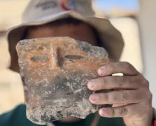 Konya'daki Gökhöyük kazısında 5 bin yıllık 'insan yüzlü' çömlek bulundu