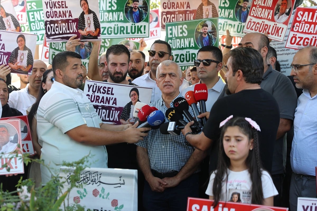Diyarbakır'da 8 yaşındaki Narin Güran katledilişinin 2. yılında mezarı başında anıldı