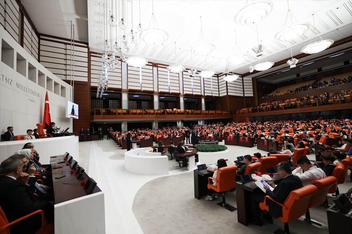 Gazi Meclis’te çocukların günü: "Savaş, korku ve gözyaşı istemiyoruz"