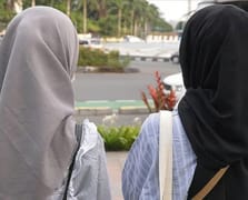 Güney Kıbrıs'ta serbest olan başörtüsü Kuzey Kıbrıs'ta yasak