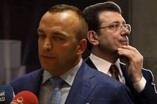 West Marine’de Ekrem İmamoğlu imzası: 'Git al' dedi, kuzeni çöktü