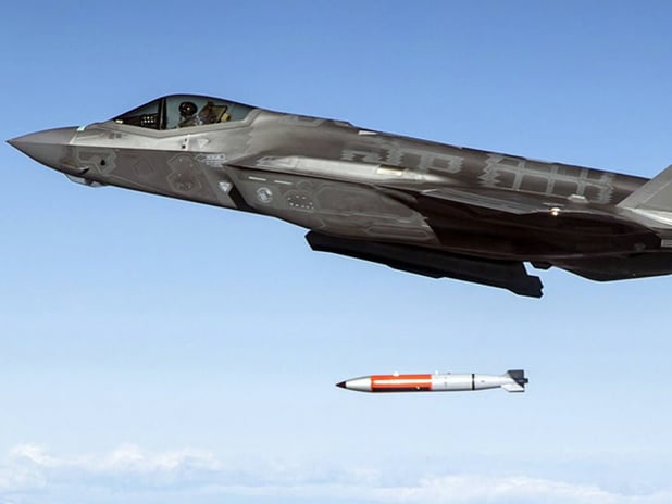 İngiltere, savaş uçaklarını nükleer silahlarla donatmak istiyor