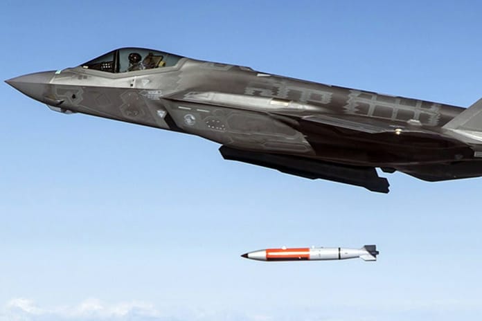 İngiltere, savaş uçaklarını nükleer silahlarla donatmak istiyor