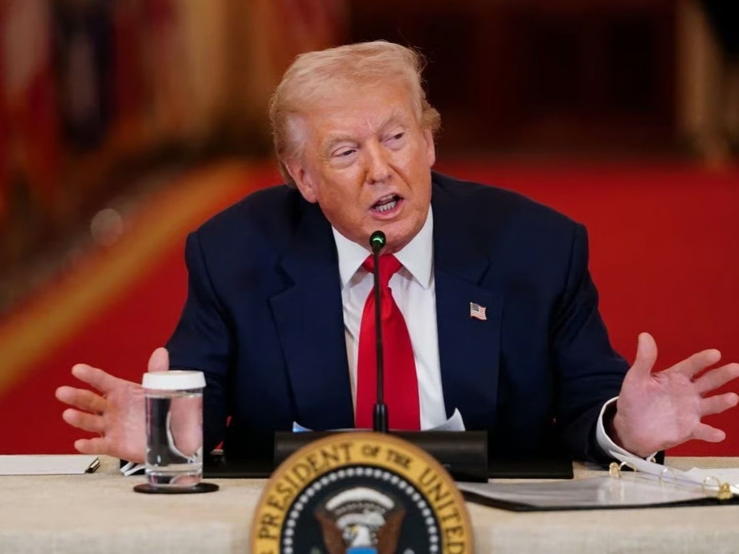 Trump İran'da rejim değişikliği yaşandığını iddia etti