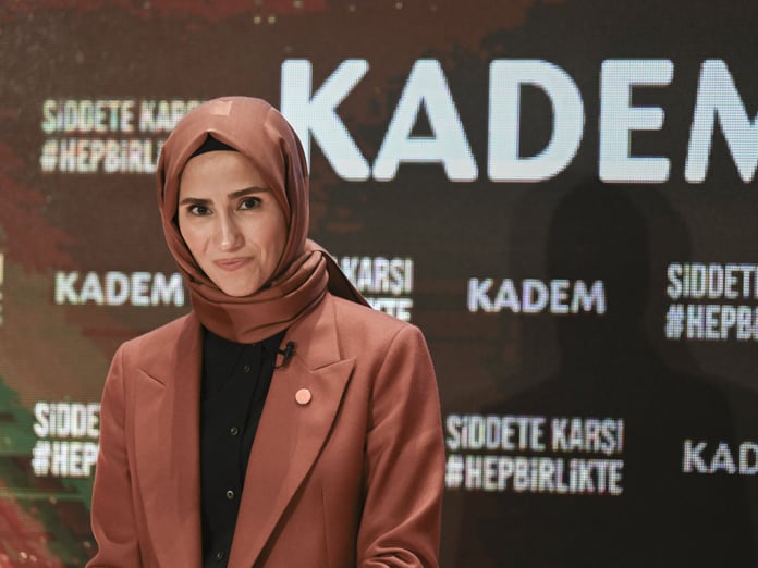 Kadına yönelik şiddete karşı seferberlik: KADEM 'hep birlikte' kampanyasını başlattı